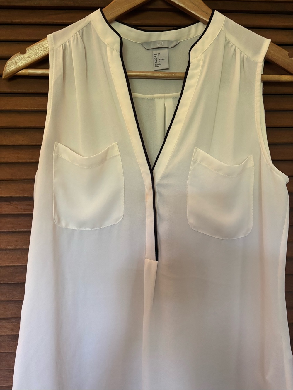 H&M Cream Sleeveless V-Neck Shell with Black Trim